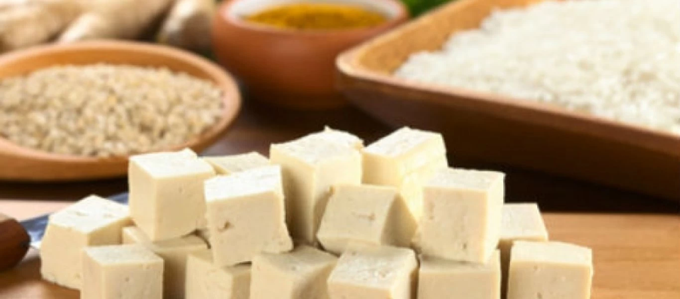 Τόφου: Tι είναι και γιατί πρέπει να το εντάξουμε στη διατροφή μας;